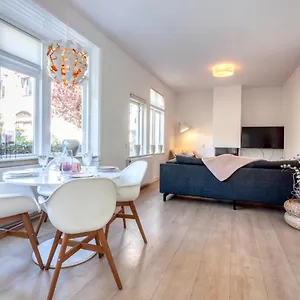 https://casa-vos.zandvoort-hotels.com