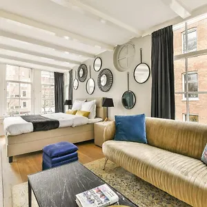 Spiegelgracht With Canal View Bed & Breakfast