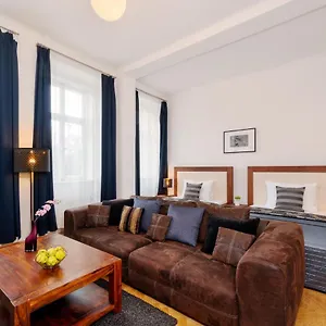 https://old-town-square-premium-apartments.praguehotelsweb.com